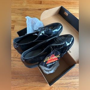 Thorogood men’s patent uniform shoes- NEW with box